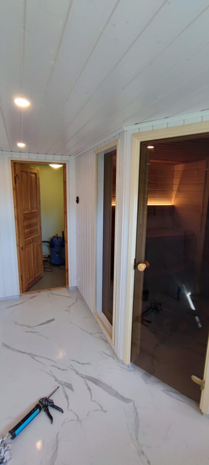Koridor vannitoast sauna juurde